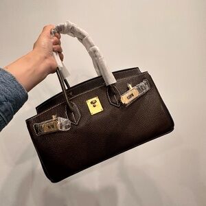 Elegant Brown Leather Handbag